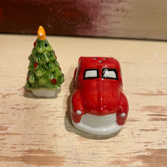 Red Truck Salt and Pepper Shakers - Picture 4 of 9